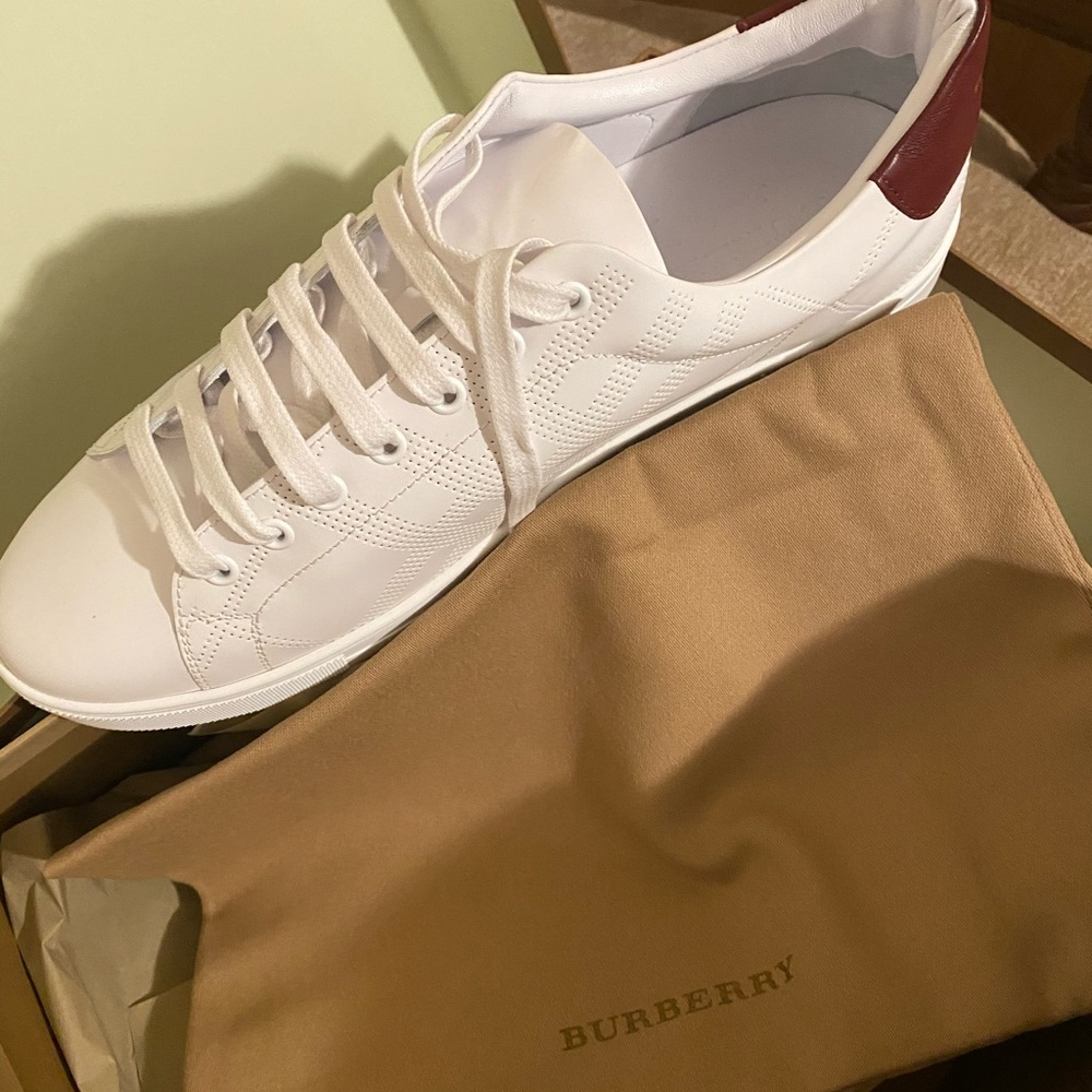 Men’s Burberry sneakers